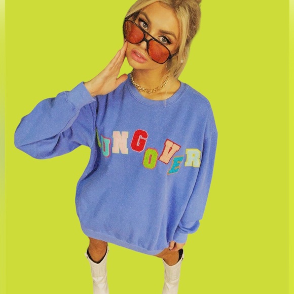 Wild Night HUNGOVER Patch Blue Sweatshirt - Picture 1 of 9